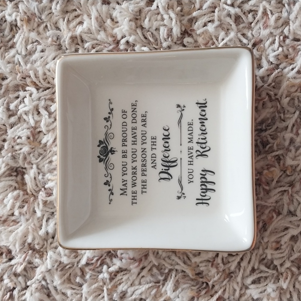 NWOT Retirement ring/trinket/jewelry dish/tray/holder